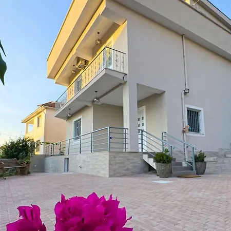 The One Private In Villa Tirana